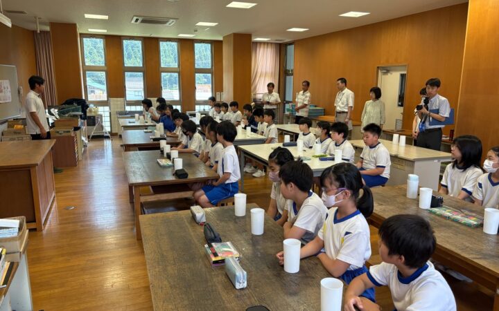 夢と願いを、ひとつずつ 〜美山小学校のメッセージカップづくり〜